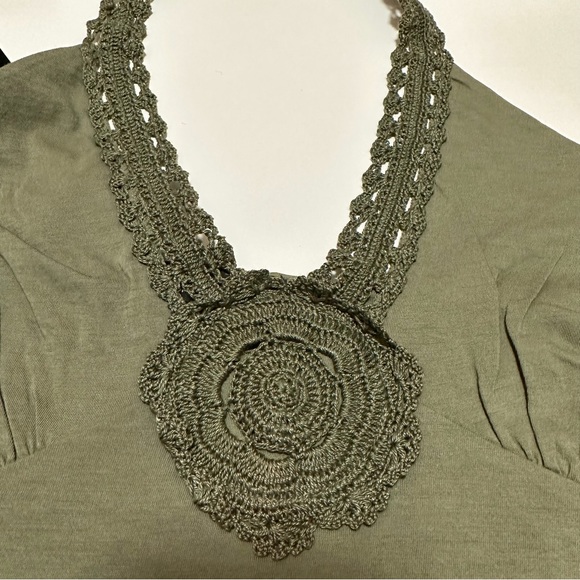 BCBG MAXAZRIA NWT Sage Halter With Embroidery SZ L - Picture 2 of 8